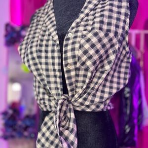 Women’s plaid button down sleeveless top